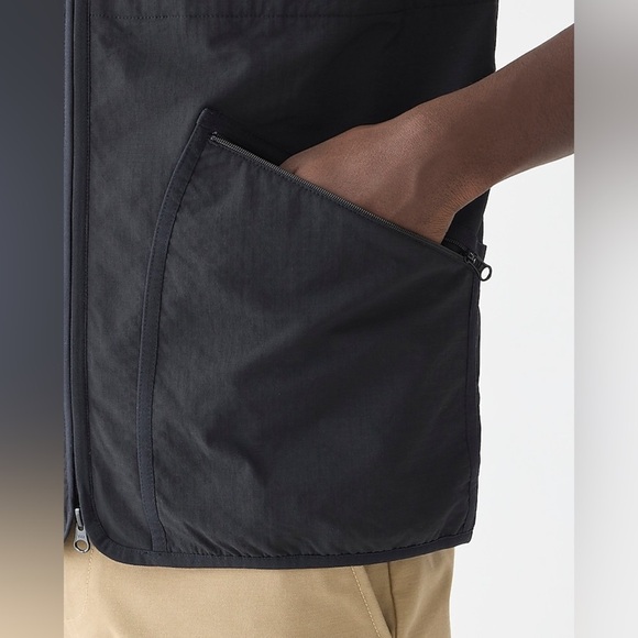 J. Crew Mens Stretch Tech Vest in Black - Picture 8 of 11